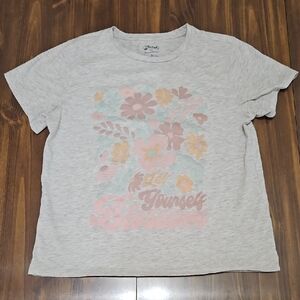 Floral Graphic Tee in Soft Gray